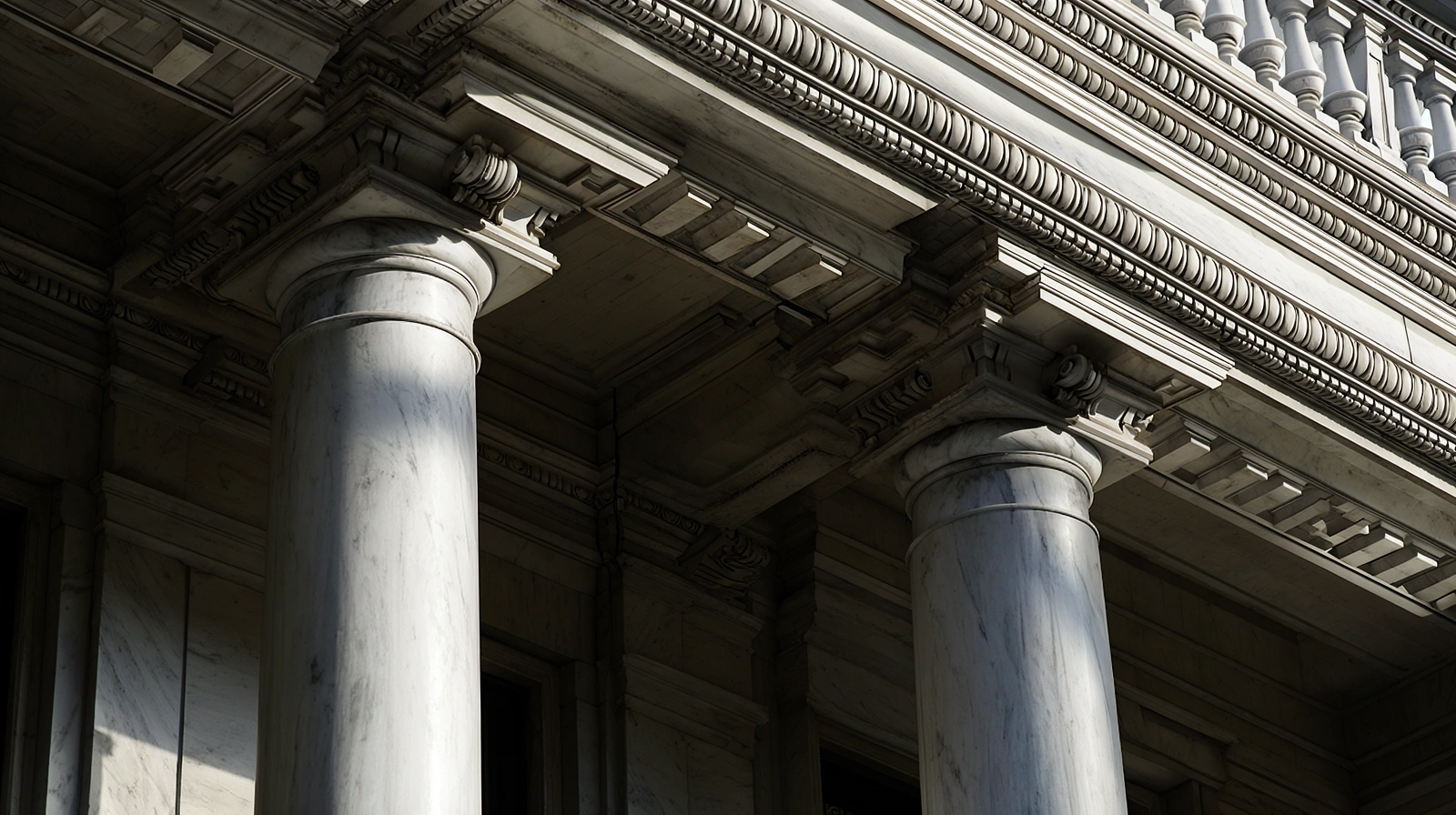 Arquitectura institucional de Buenos Aires
