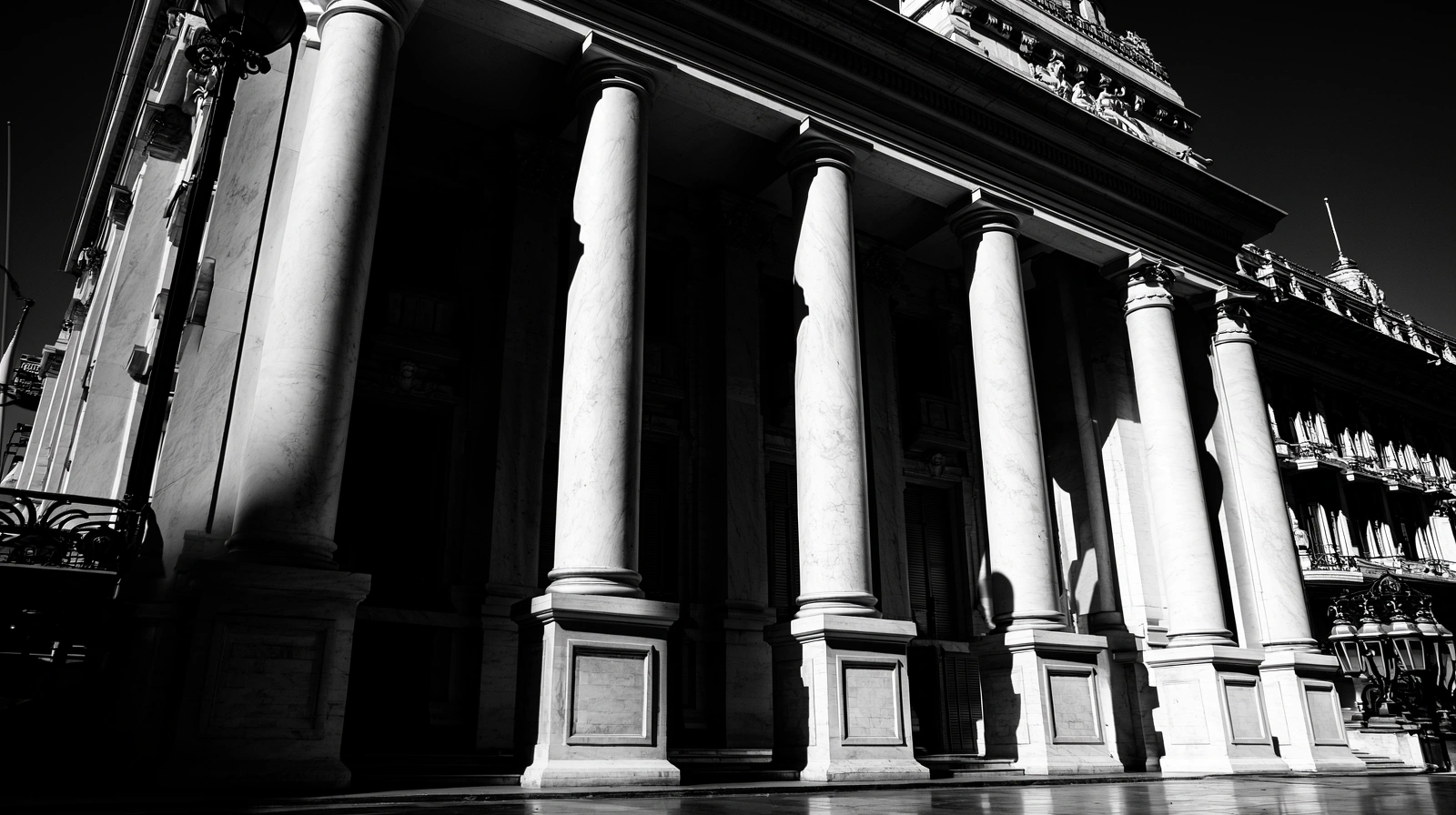 Arquitectura institucional de Buenos Aires